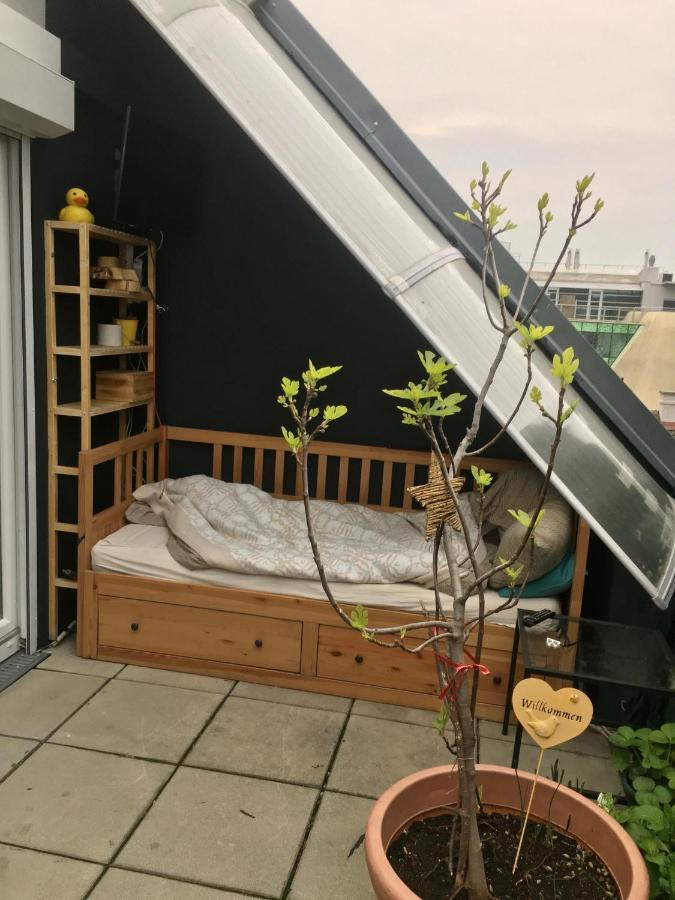 Dachgeschosswohnung Mit Kostenlosem Parkplatz ! Apartment