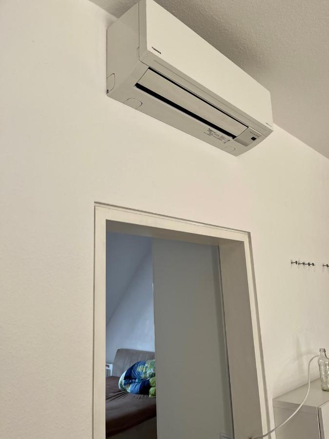Dachgeschosswohnung Mit Kostenlosem Parkplatz !