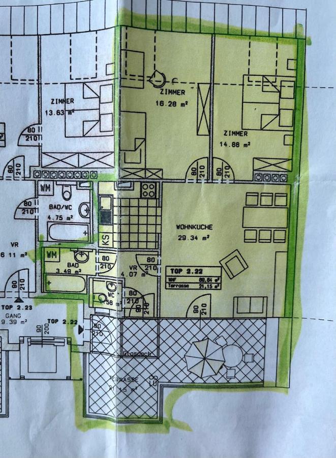 Dachgeschosswohnung Mit Kostenlosem Parkplatz ! Apartment