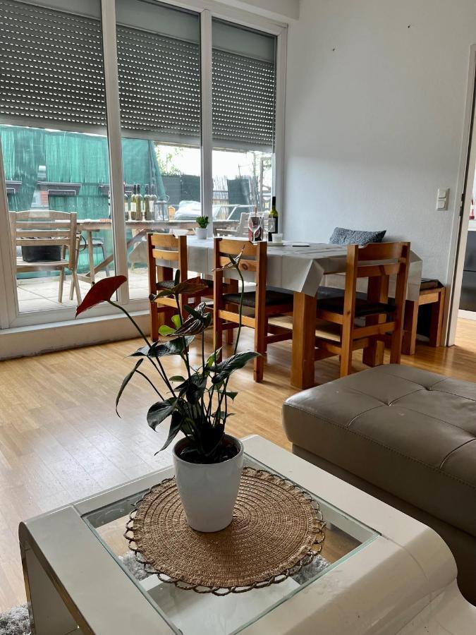 Apartment Dachgeschosswohnung Mit Kostenlosem Parkplatz ! Wien