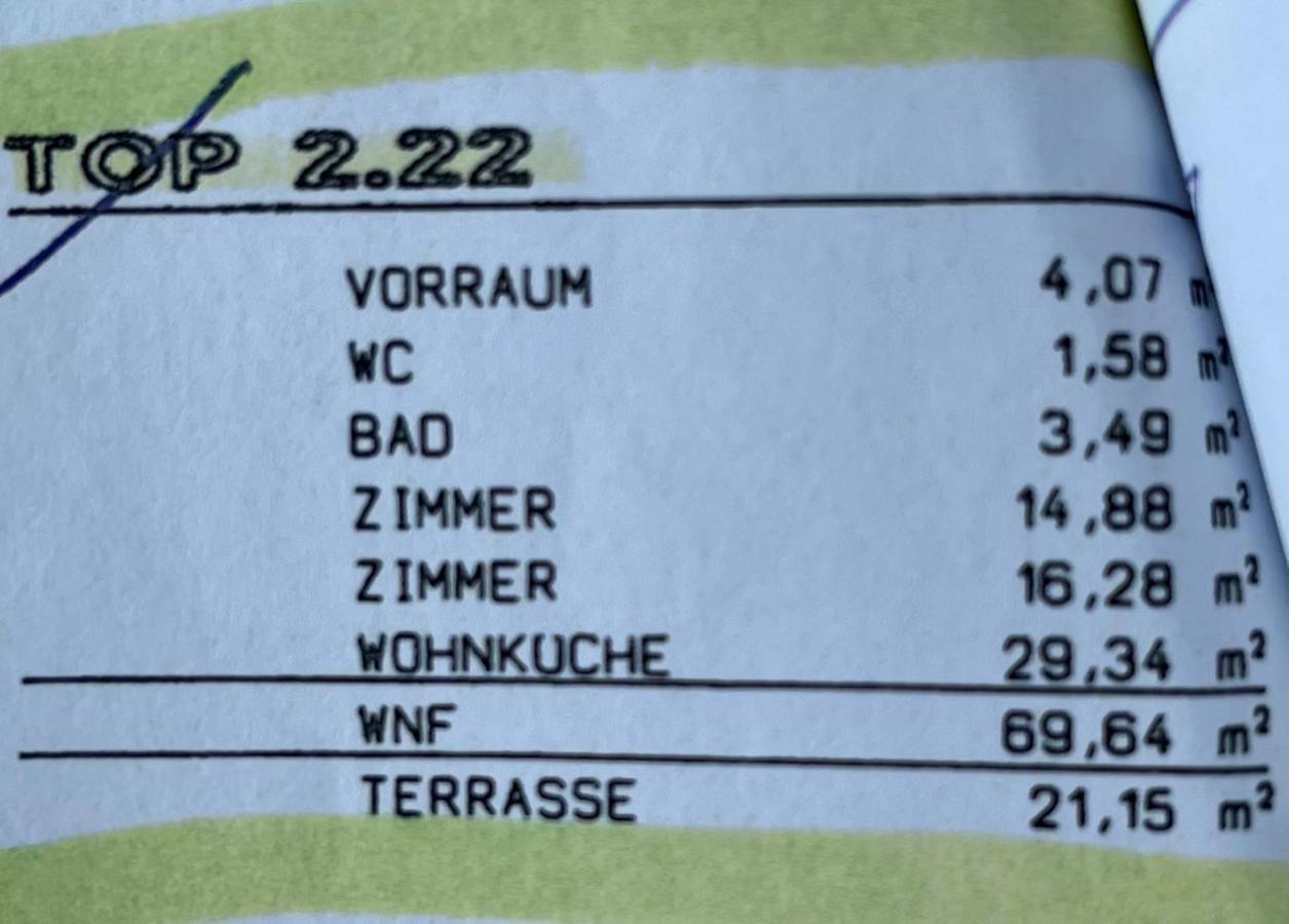 Apartment Dachgeschosswohnung Mit Kostenlosem Parkplatz ! Wien
