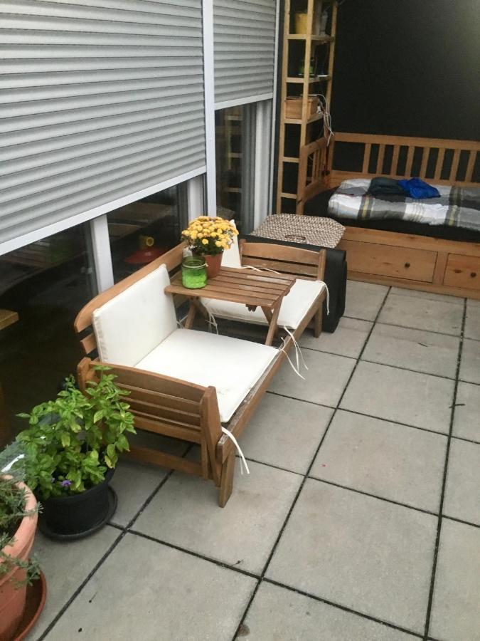Dachgeschosswohnung Mit Kostenlosem Parkplatz ! *